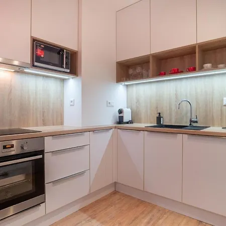 Bright 1br W Private Parking Διαμέρισμα *