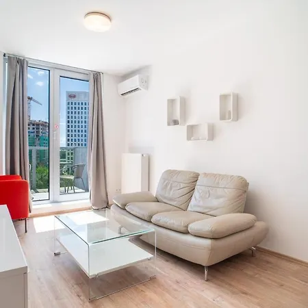 Διαμέρισμα Bright 1br W Private Parking