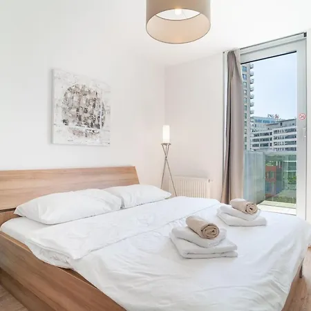 Διαμέρισμα Bright 1br W Private Parking Μπρατισλάβα