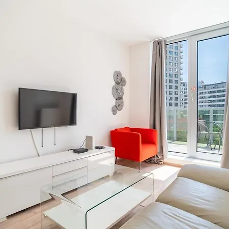Bright 1br W Private Parking * Μπρατισλάβα